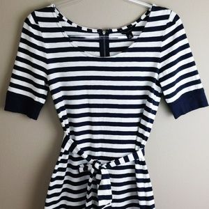 😎Banana Republic Striped Dress Dark Navy & White